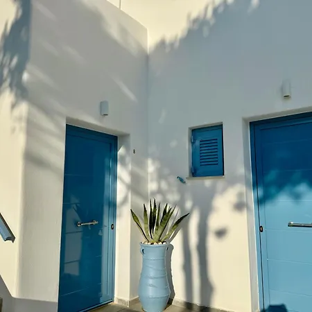 לינה וארוחת בוקר Yaleena Residences