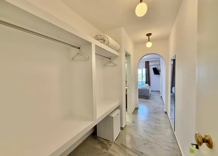 Yaleena Residences 3*