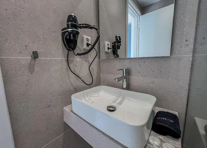 Yaleena Residences 3*